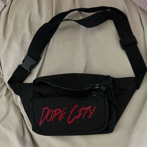 Black fanny pack